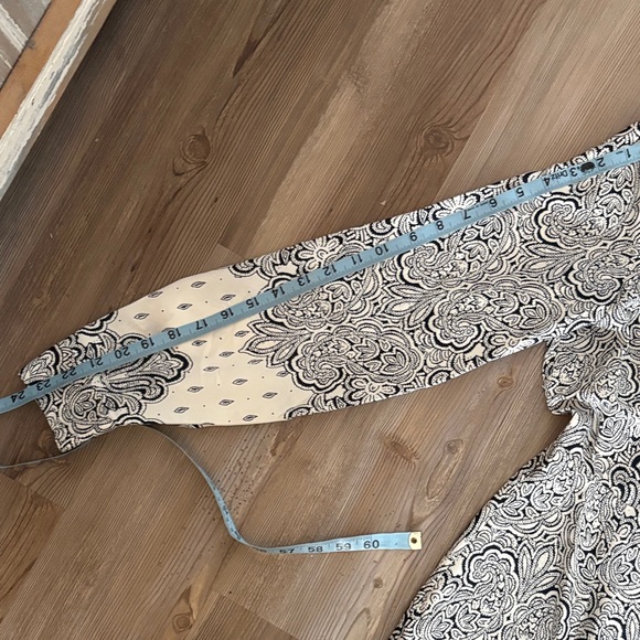 LOFT Elegant Black and Cream Patterned Long Sleeve Dress - Picture 8 of 11